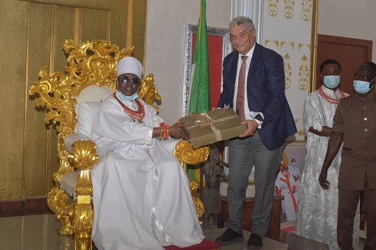 Oba of Benin, His Royal Majesty, Oba Ewuare II and Turkish Ambassador to Nigeria, Hidayet Bayraktar
