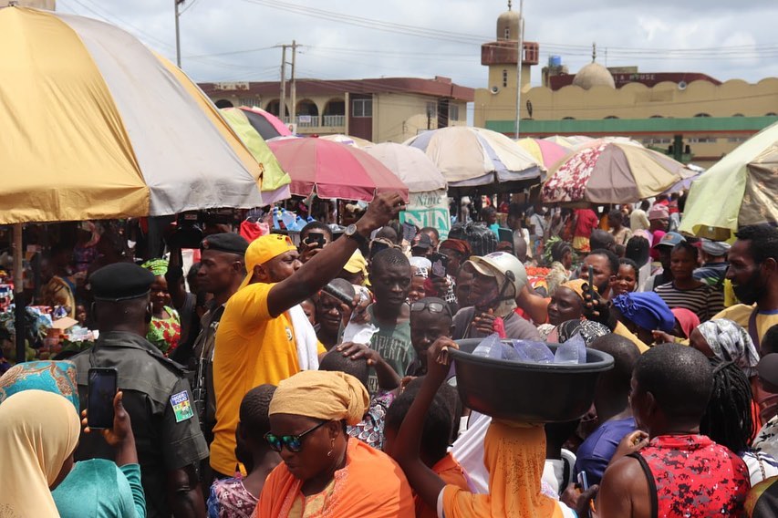 Odunlade Adekola at Ogun market