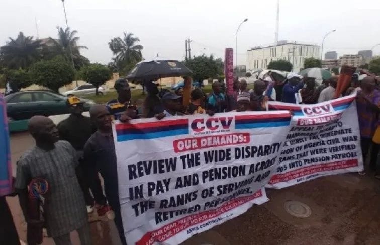 Protesting retired military veterans