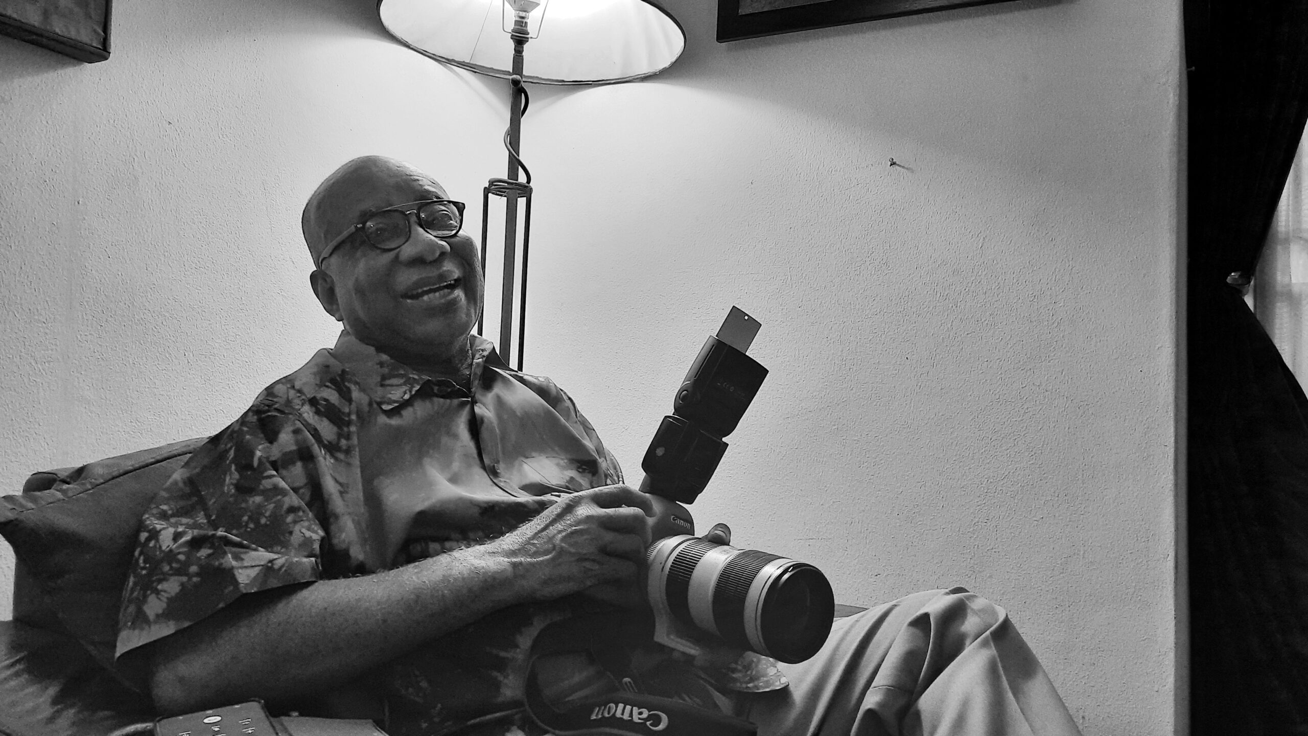 Buhari hails octogenarian photographer Sunmi Smart-Cole