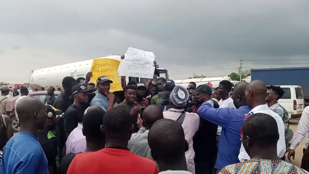 NANS members protesting against ASUU strike at Lagos – Ibadan expressway on Tuesday