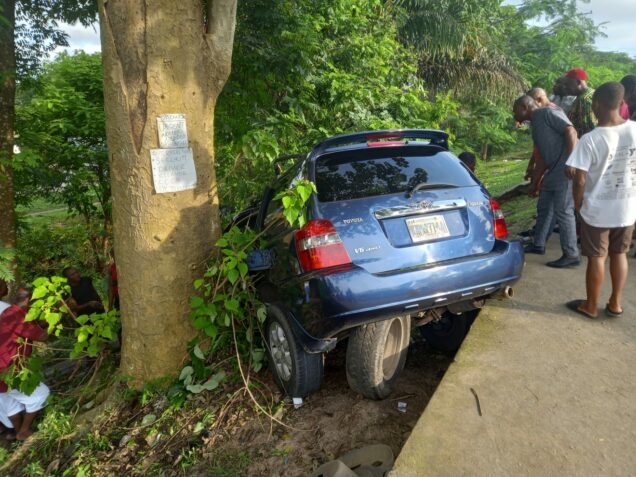 FRSC explains how a woman was pursuing her husband who was with a “side chick” died when she lost control of her vehicle in Calabar