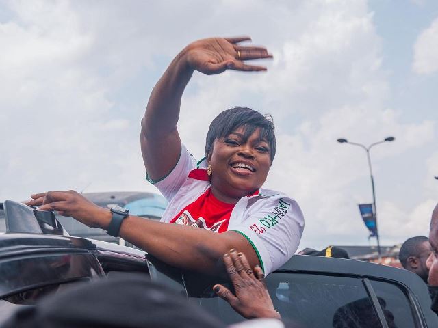 Akindele waving Alimosho residents