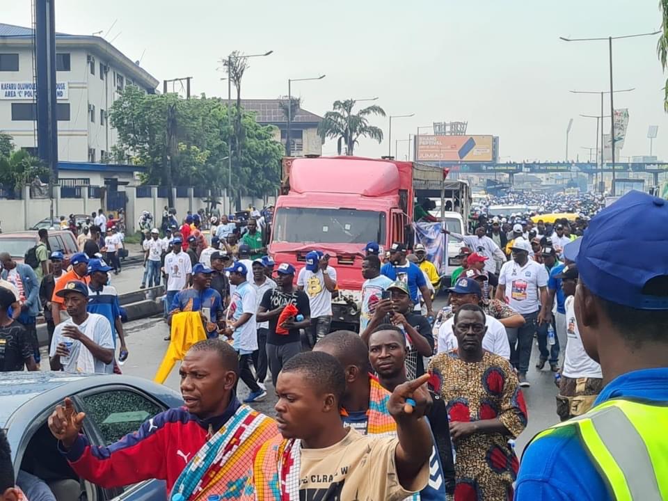 Huge crowd for Tinubu in Lagos
