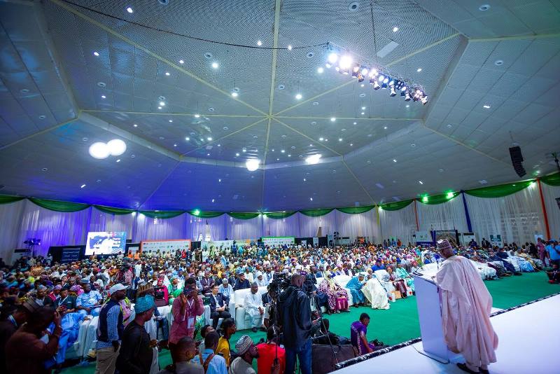 Asiwaju addressing the stakeholders