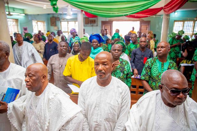 Cross section of the attendees at the burial ceremony.