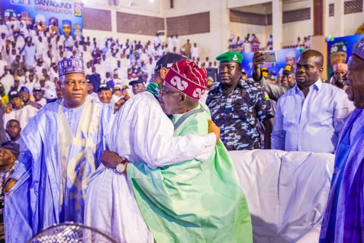 The presidential candidate of the All Progressives Congress, APC Asiwaju Bola Tinubu, his running mate Senator Kashim Shettima have met with top entertainers from Kannywood as well as all support groups of the party in Kano.