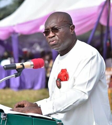 Gov. Ikpeazu the chief host at the funeral