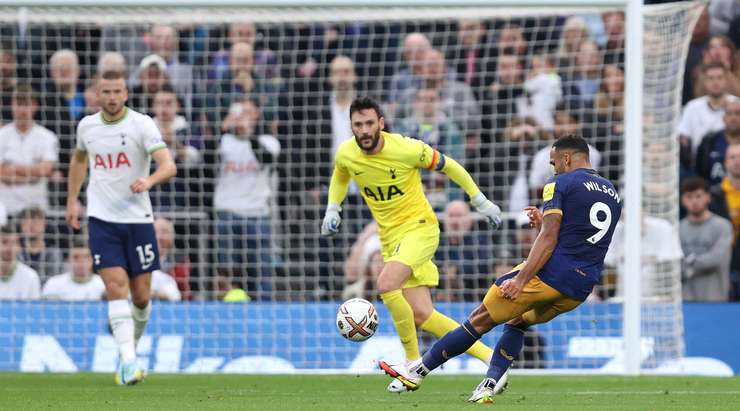 Newcastle beat Tottenham