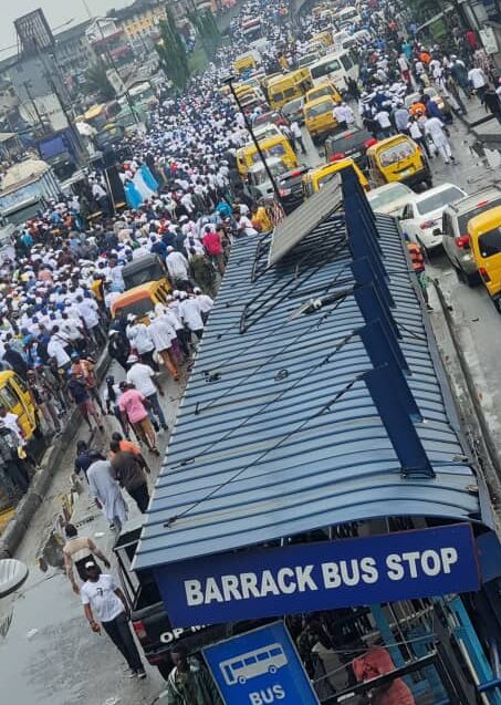 Massive crowd as MC Oluomo, others shut Lagos for Tinubu (video)
