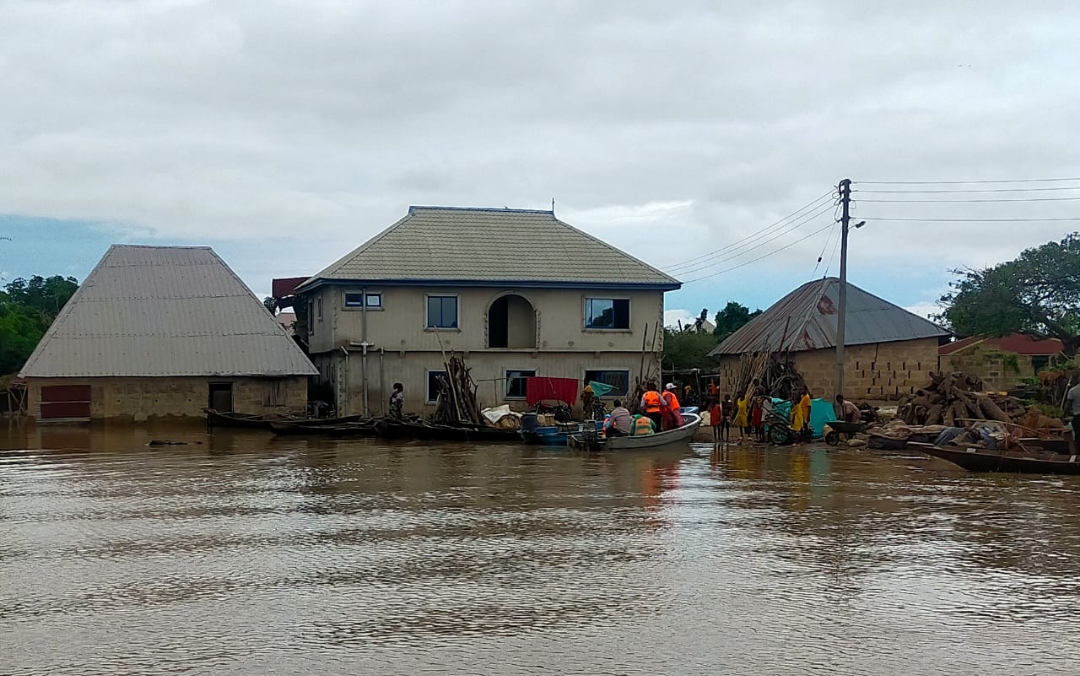 NEMA, Disaster Response Unit (DRU) of the Military commences operation to rescue people displaced or trapped by the rising floods in Anambra.