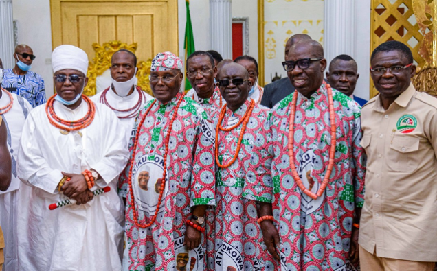 Oba of Benin Monarch, Omo N’Oba N’Edo Uku Akpolokpolo, Oba Ewuare II, Atiku, Gov.  Obaseki and Deputy, Shaibu,and others at the palace.