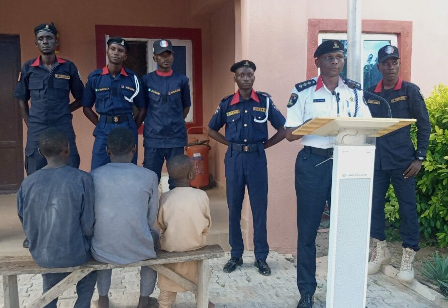 NSCDC operatives bust gang who specialised in ransacking women’s bags to steal valuable items during social gathering in Katsina