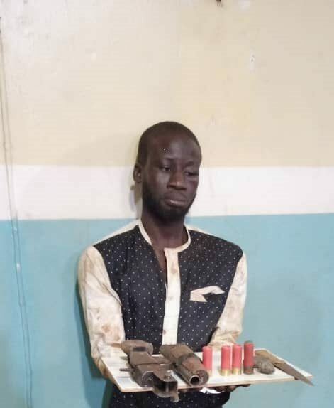 Police arrest notorious member of Eiye cult gang, Olamide Olabode in Ogun State while on his way to launch an attack with others members