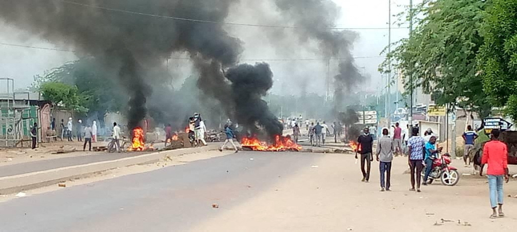 At least 100 people protesting failure of the transitional military government’s failure to turn power over to civilian rule killed in Chad