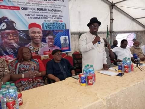 APC National Vice Chairman South-south, Chief Victor Giadom, addressing APC stakeholders in Port Harcourt, Rivers State