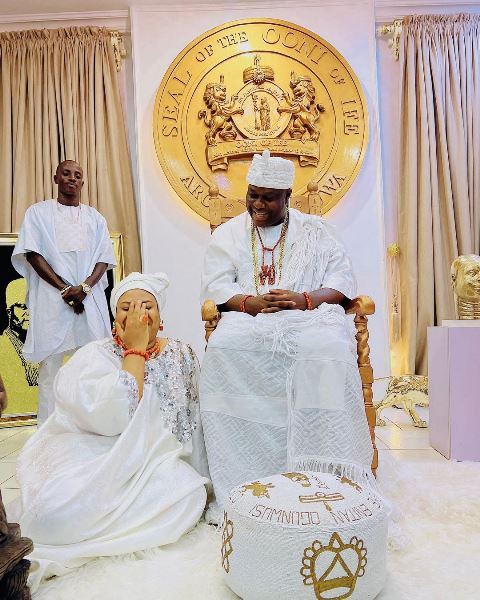Nkechi Blessing with Ooni