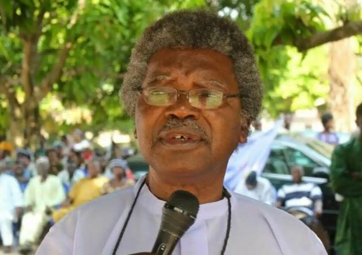 President Muhammadu Buhari on Tuesday mourns the demise of Dr Paul Unongo, saying that the country lost an elder statesman.