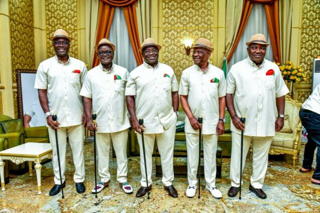 L-R: PDP Integrity Governors Seyi Makinde (Oyo), Dr Samuel Ortom (Benue), Dr. Okezie Ikpeazu (Abia), Nyesom Ezenwo Wike (Rivers) and Ifeanyi Ugwuanyi (Enugu) at Ikpeazu’s country home, Umuobiakwa, Abia State on Wednesday night for Abia State PDP campaign flag off on Thursday.   