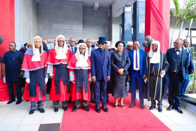Rivers State governor, Nyesom Ezenwo Wike (4th left); the Chief Judge of Rivers State, Hon. Justice Simeon Amadi (3rd left); President, Customary Court of Appeal, Justice Ihemnacho Obuzor (2nd left); Hon. Justice Mary Odili, JSC (rtd, 4th right) ; Speaker, Rivers State House of Assembly, Rt. Hon. Ikuinyi-Owaji Ibani (3rd right); Rivers State Attorney General and Commissioner for Justice, Prof. Zacchaeus Adangor, SAN (2nd right) and Rivers State Head of Service, Rufus Godwin (1st right) at the opening of the 2022/2023 Legal Year in Port Harcourt on Wednesday.