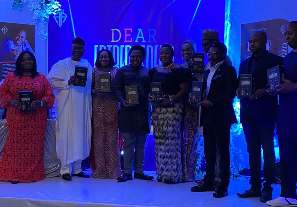Pastor Tunde Bakare (from 2nd left), Serving Overseer of Global Citadel Community Church; his wife, Mrs Olayide Bakare; the author, Adeolu Akinyemi and other dignitaries at the unveiling of the book 'Dear Entrepreneur' by Adeolu Akinyemi on Saturday, December 3, 2022 at The Grandeur Event Centre, Lagos