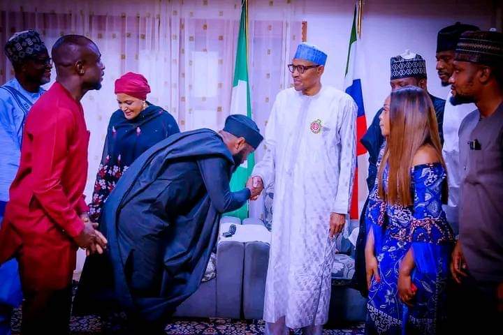 Seyi Tinubu greeting Buhari during visit of  Tinubu-Shettima Campaign Council delegation to Daura