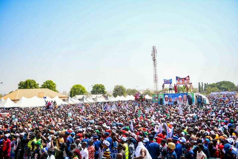 Huge crowd at the Minna rally on Wednesday.