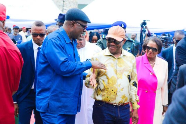 Rivers State governor, Nyesom Ezenwo Wike (middle), his deputy, Dr. Ipalibo Harry-Banigo(right) and  former Minister of Agriculture, Senator Heineken Lokpobiri (left) at the flag off of 17 internal roads in Rumuigbo, Obio-Akpor LGA on Thursday.   