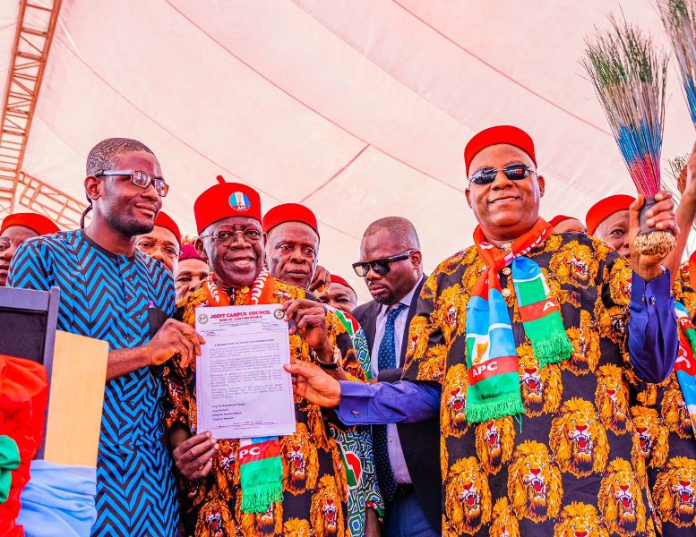 The APC's presidential candidate with Shettima in Anambra