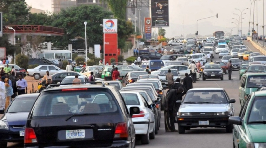 Lagos warns fuel service stations against traffic gridlock