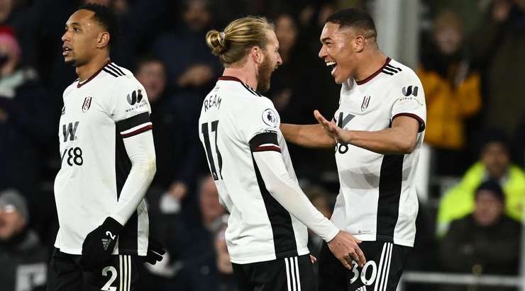 Fulham celebrate players their victory