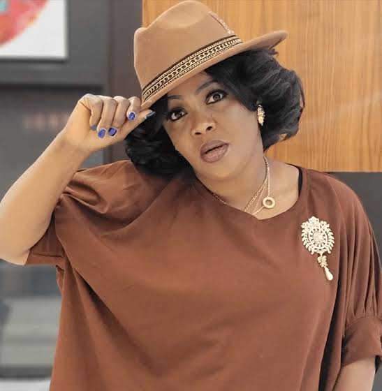 Helen Paul Reacts to Lagos Airport Runway light theft 