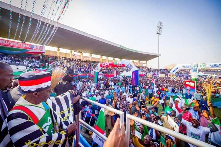 Tinubu addressing huge crowd at the Benue rally