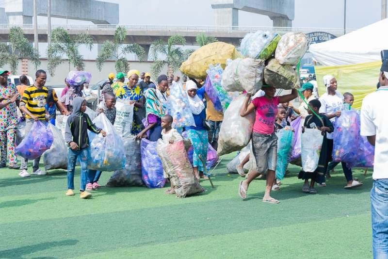Lagosians with their waste to exchange for reward