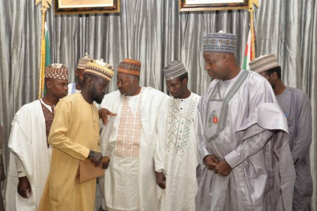Governor Badaru receiving eight Labour Party candidates for Jigawa House of Assembly in the 2023 election who  dump their party and aspirations for the APC.