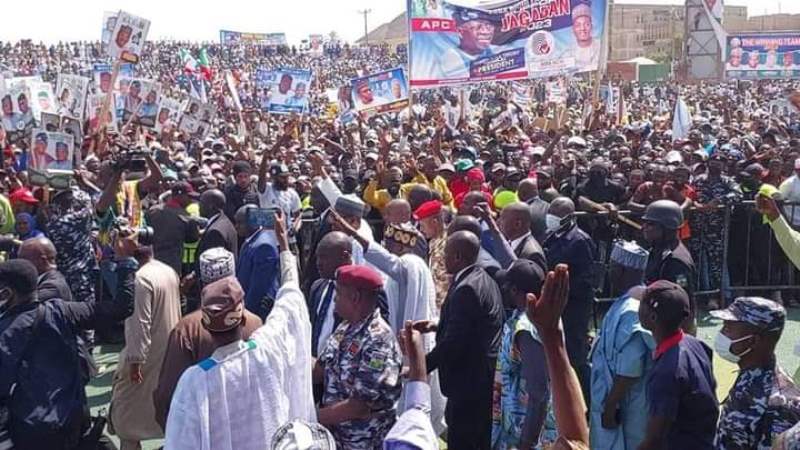 Huge crowd welcomed the APC's presidential candidate to Bauchi