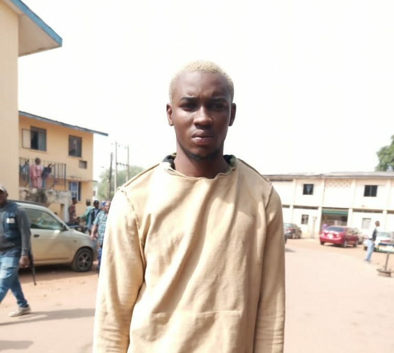 Police arrest Nigerian fraudster Awoleye Oluwatofunmi, 23, for defrauding American Vonapolouis Moss of US$ 1,000 and luring her to Nigeria