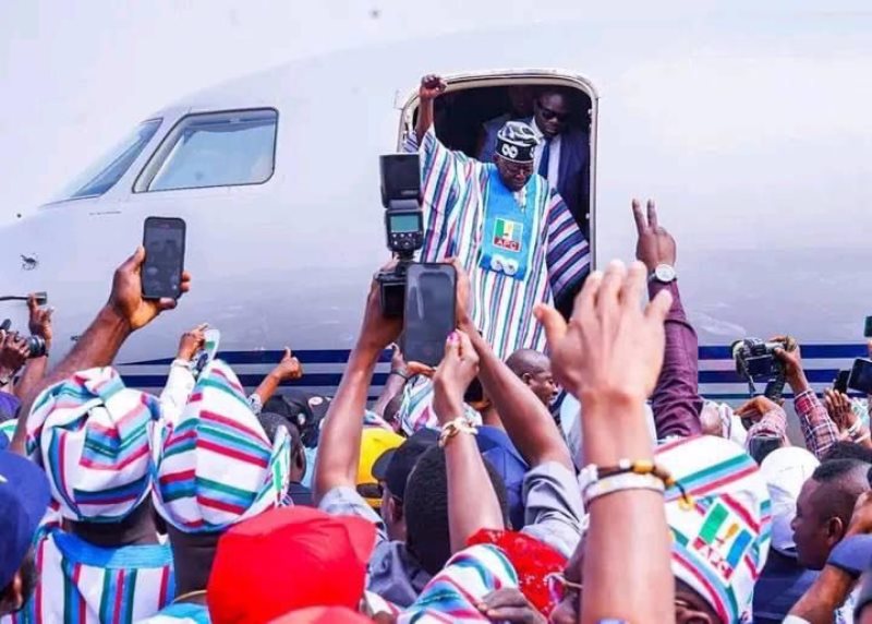 The APC's presidential candidate arrived Ibadan, Oyo State for his mega rally.