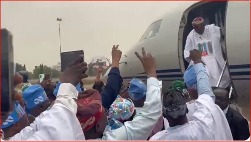 Tinubu lands in Lagos for presidential campaign (Video) - P.M. News