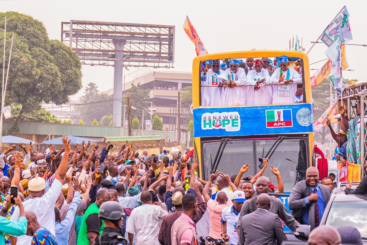 APC says video showing its presidential candidate Bola Tinubu throwing naira notes to people on his way to campaign in Lagos is fictional.