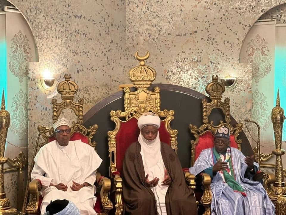 Buhari and Tinubu with the Sultan of Sokoto