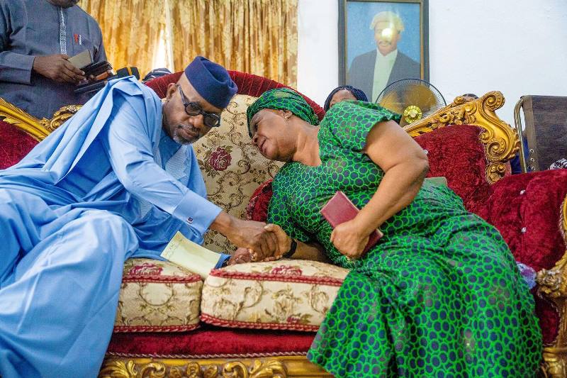 Abiodun with Diya's widow