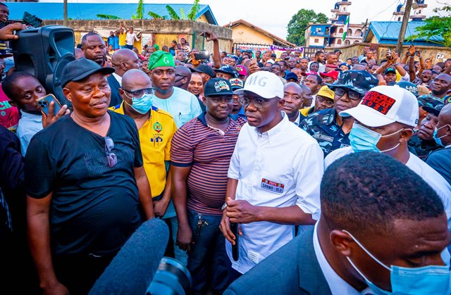 Sanwo-Olu at the market