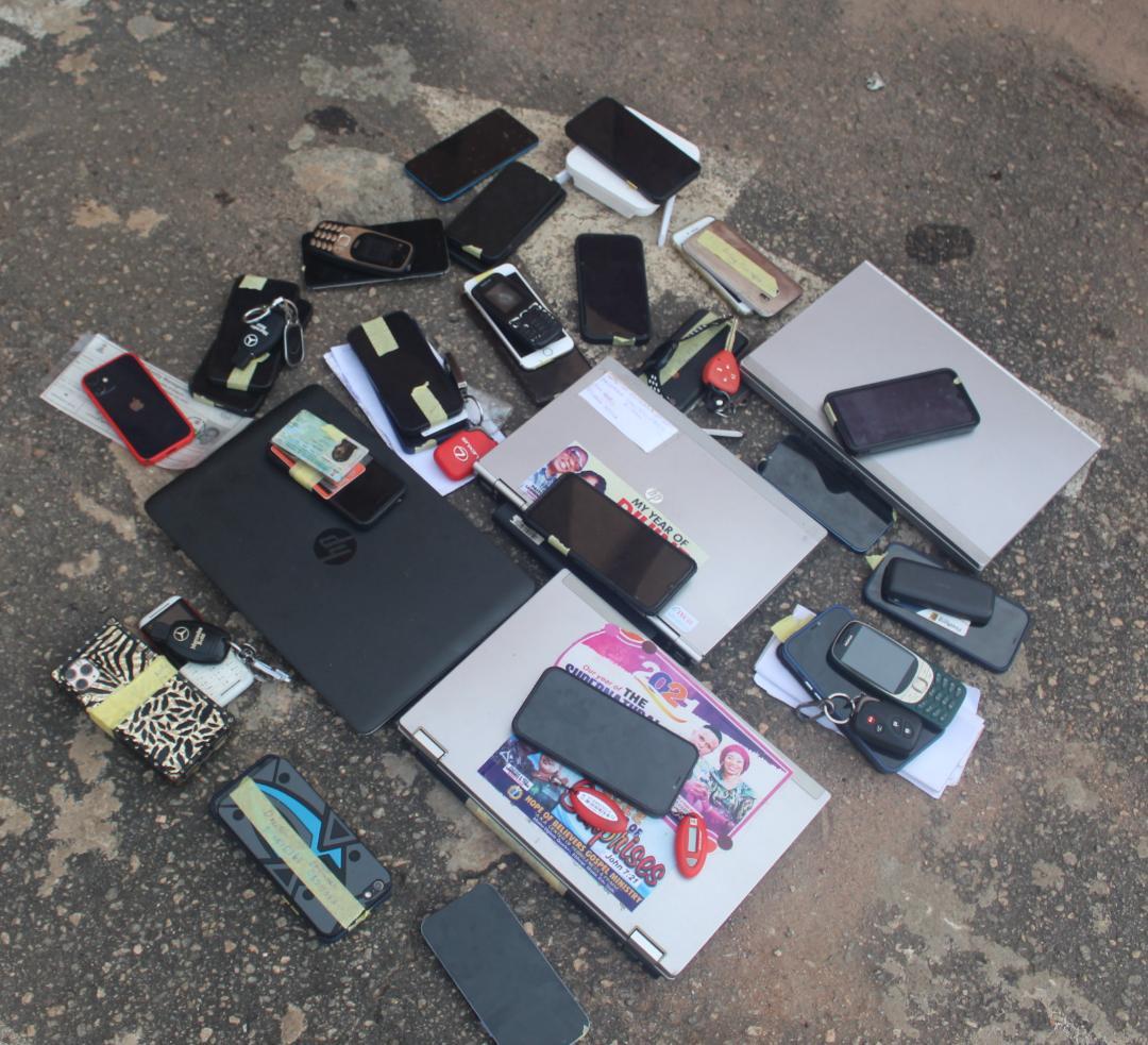 Operatives of EFCC arrest 21 internet fraudsters, recover exotic cars, other items in an early morning operation in Benin, Edo State