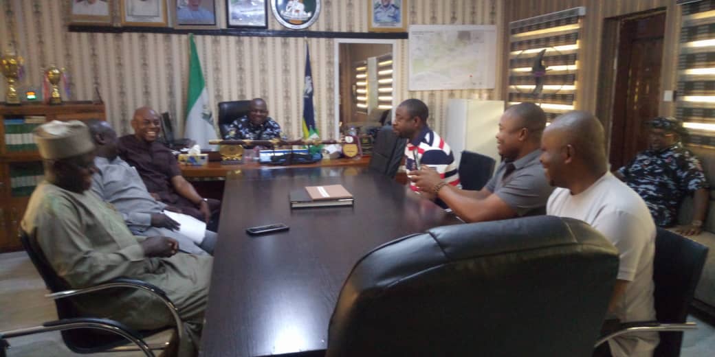 Officers of Abuja Zonal Command on election monitoring duty in Nasarawa State, led by ACE II Adeniyi Adebayo rat the Police Command Lafia, meeting with the Commissioner of Police.