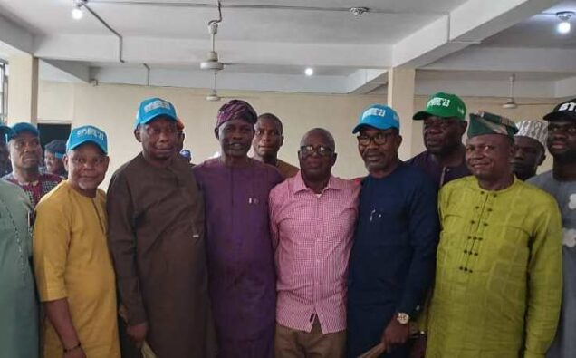 PDP loses five strong grassroots leaders and their supporters to the ruling All Progressives Congress, APC in Ondo State.