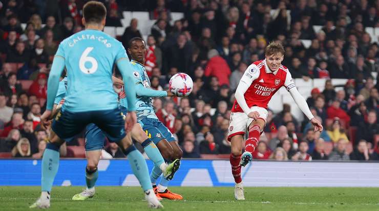 Arsenal hold Southampton at Emirates