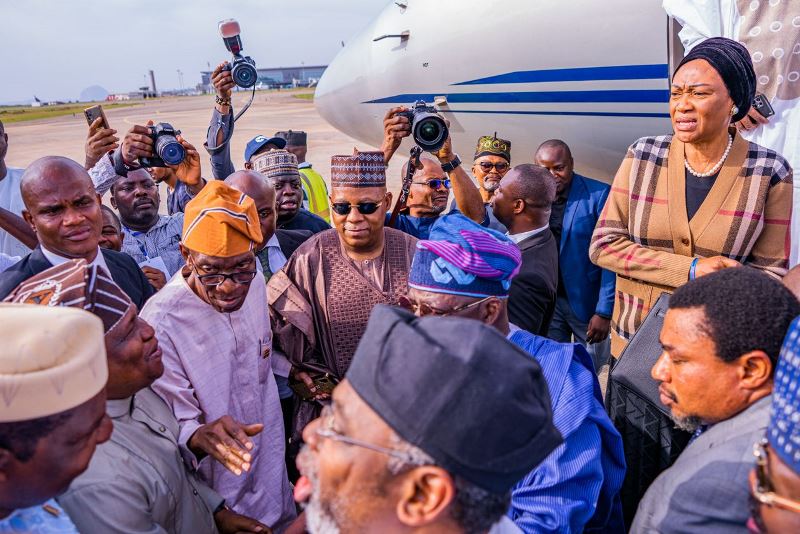APC chieftains receive Asiwaju back to Nigeria