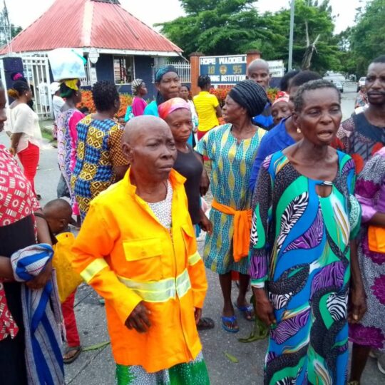 Street sweepers in Calabar Council Areas of Cross River State protest over the non payment of their stipends for about four months