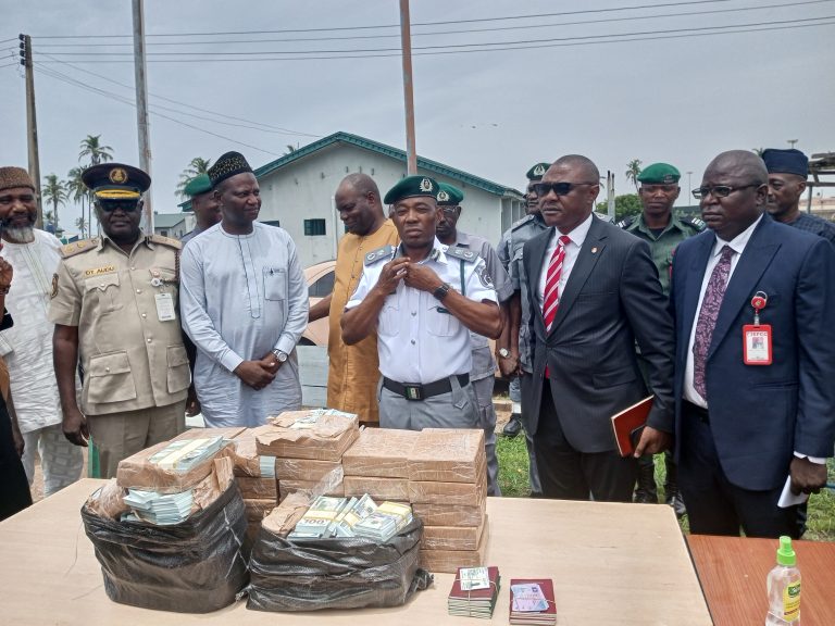 The Area Controller of the command, Comptroller Dera Nnadi, addressing the media before handing over fake 6m US Dollars to officials of Economic and Financial Crime Commission (EFCC) in Sème on Tuesday.